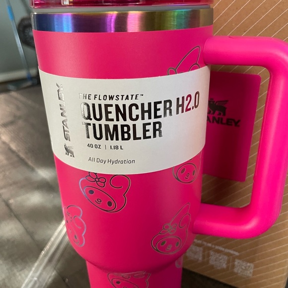Stanley Quencher H2.0 Tumbler in Bright Pink - Picture 3 of 5